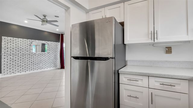733 NW 30th Ct 6, Wilton Manors, FL 33311