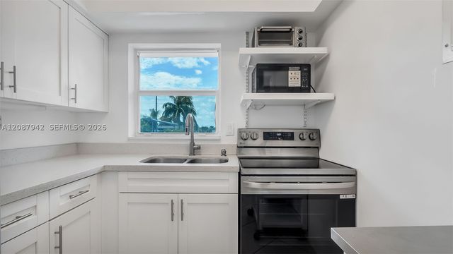 733 NW 30th Ct 6, Wilton Manors, FL 33311