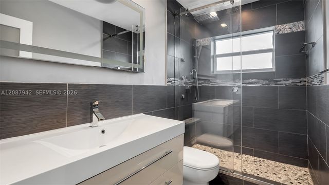 733 NW 30th Ct 6, Wilton Manors, FL 33311