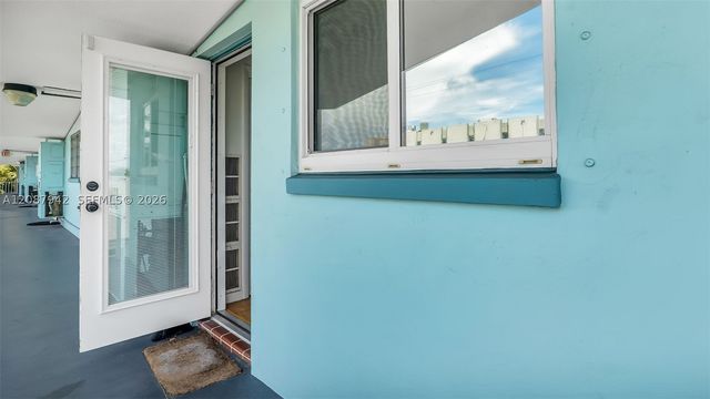 733 NW 30th Ct 6, Wilton Manors, FL 33311