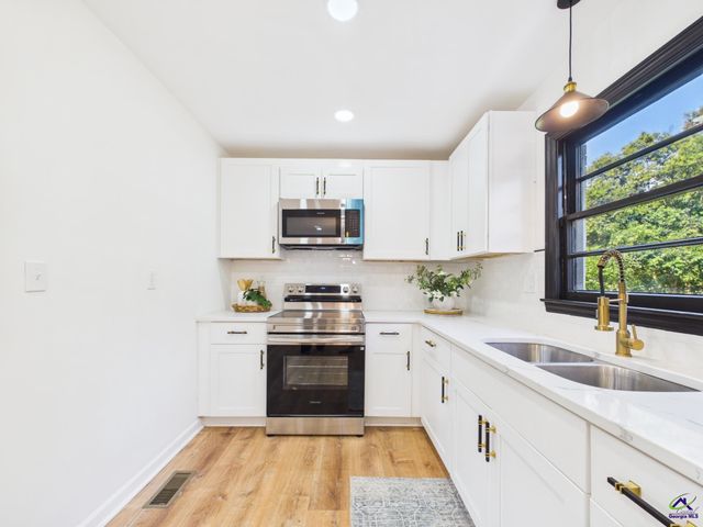 5060 Pinefield Drive, Macon, GA 31206