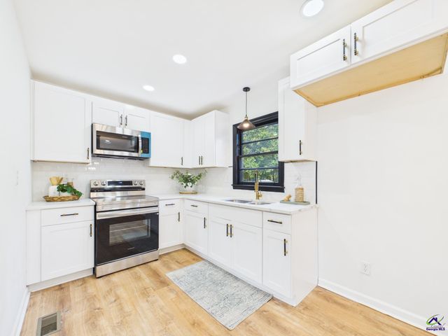 5060 Pinefield Drive, Macon, GA 31206