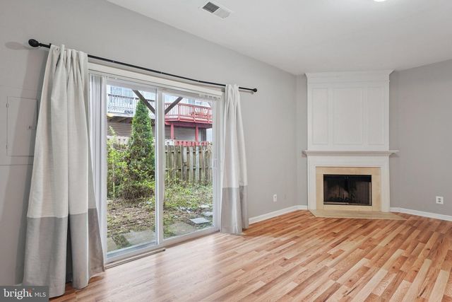 5130 BEAUREGARD ST, Alexandria, VA 22312