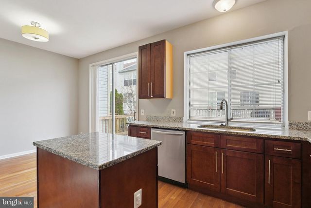 5130 BEAUREGARD ST, Alexandria, VA 22312