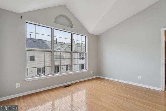 5130 BEAUREGARD ST, Alexandria, VA 22312