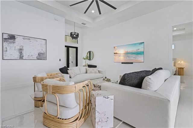 1923 SW 27th TER, Cape Coral, FL 33914