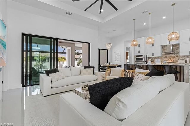 1923 SW 27th TER, Cape Coral, FL 33914