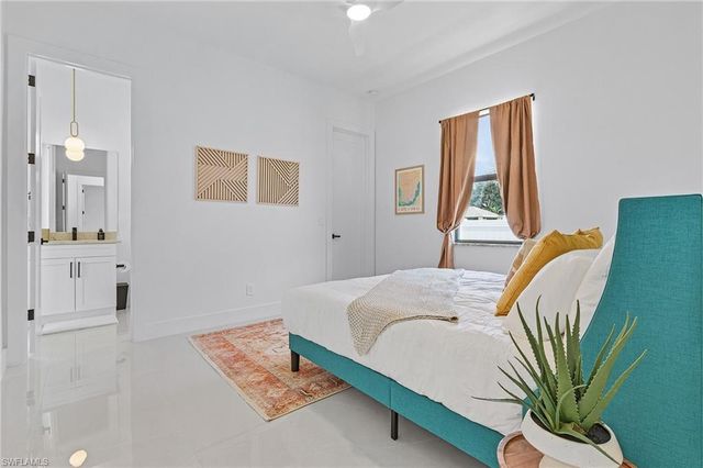 1923 SW 27th TER, Cape Coral, FL 33914