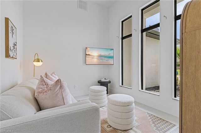 1923 SW 27th TER, Cape Coral, FL 33914