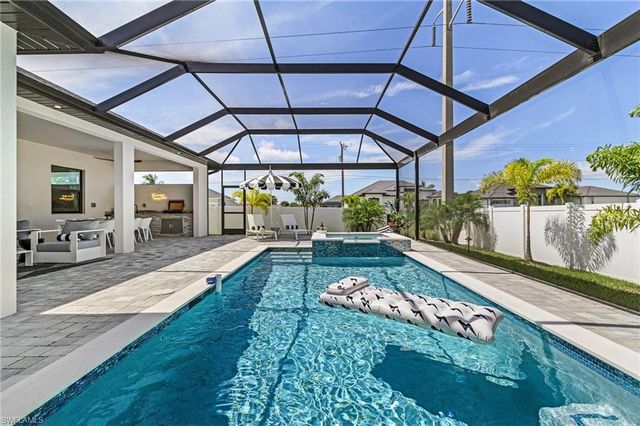 1923 SW 27th TER, Cape Coral, FL 33914