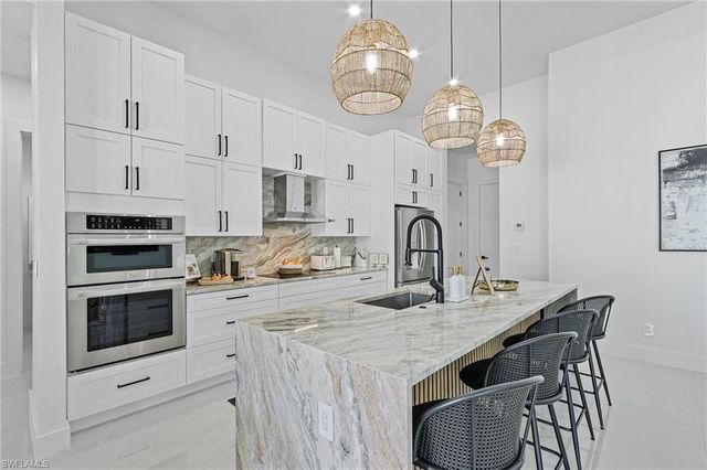 1923 SW 27th TER, Cape Coral, FL 33914