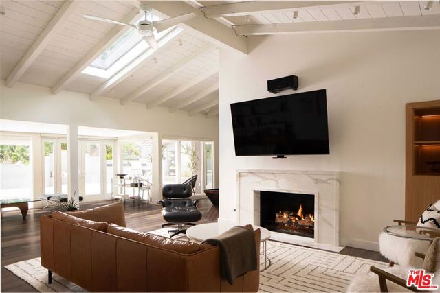 2823 Moraga Drive, Los Angeles, CA 90077