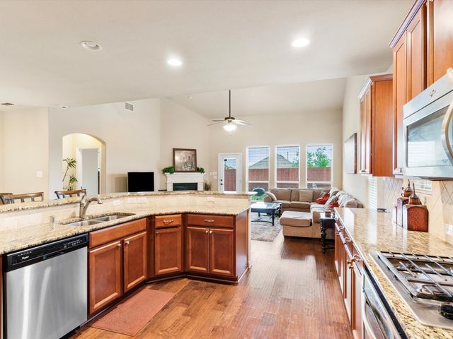 2729 Costa Mesa Drive, Little Elm, TX 75068