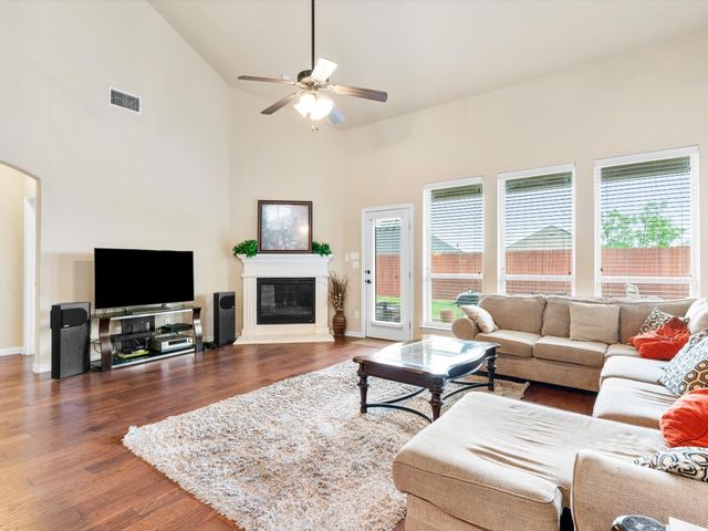 2729 Costa Mesa Drive, Little Elm, TX 75068