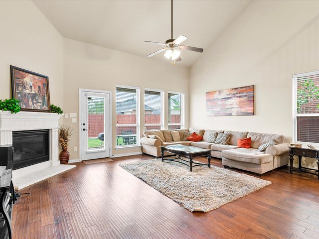 2729 Costa Mesa Drive, Little Elm, TX 75068