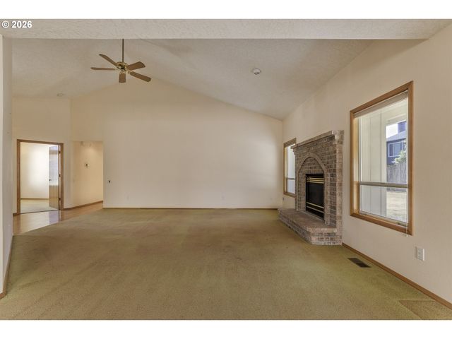 668 Ne MARYANN Ct, Hillsboro, OR 97124