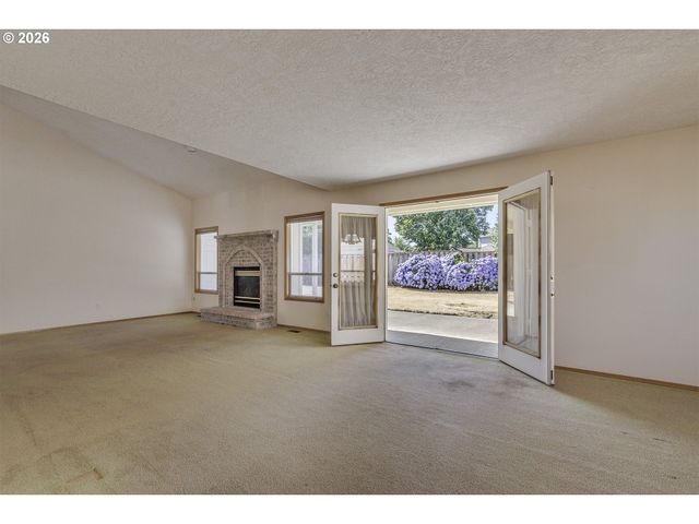 668 Ne MARYANN Ct, Hillsboro, OR 97124