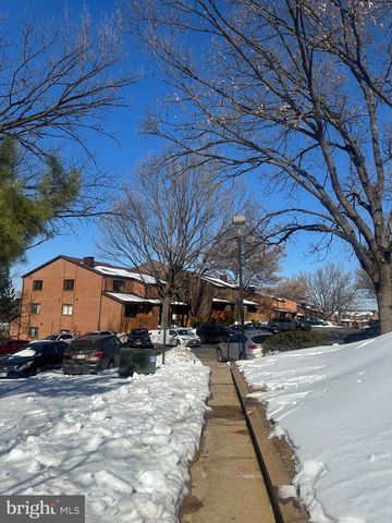 3422 SUMMIT CT NE, Washington, DC 20018