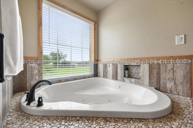 130 SE County Road 3085, Corsicana, TX 75109