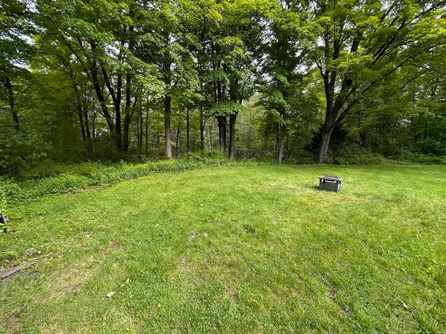 20 Bridge, Amherst, MA 01002