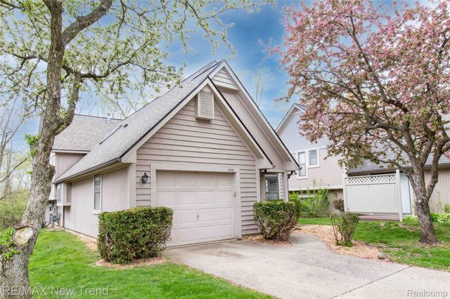 2521 Country Village Court, Ann Arbor, MI 48103