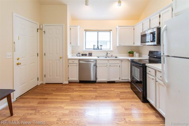 2521 Country Village Court, Ann Arbor, MI 48103