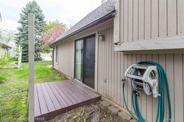 2521 Country Village Court, Ann Arbor, MI 48103