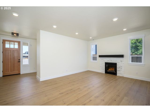 3233 E PROVINCE Ct, Newberg, OR 97132