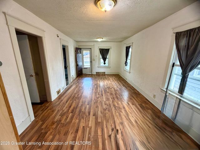 1335 N Martin Luther King Junior Boulevard, Lansing, MI 48915