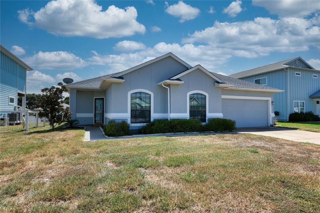 105 Windjammer St, Rockport, TX 78382 — photo 2