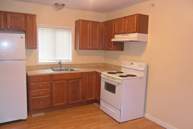 848 Waverly St 4, Framingham, MA 01702