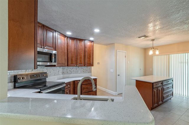166 ALAMEDA DRIVE, Kissimmee, FL 34743