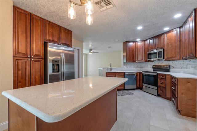 166 ALAMEDA DRIVE, Kissimmee, FL 34743