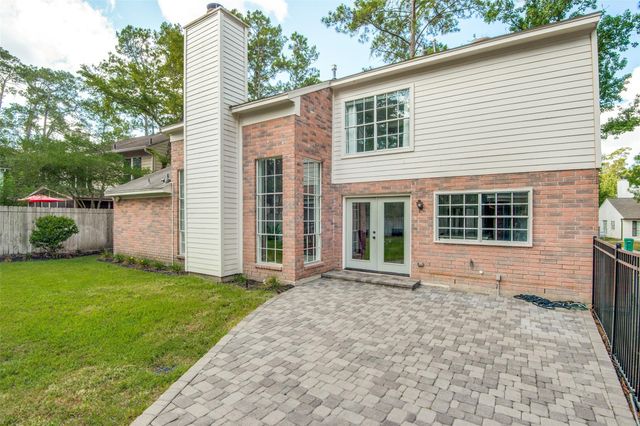 14 White Fawn Drive, The Woodlands, TX 77381