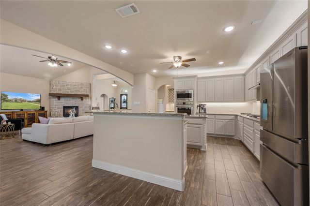 508 Ambergate Drive, Shady Shores, TX 76208
