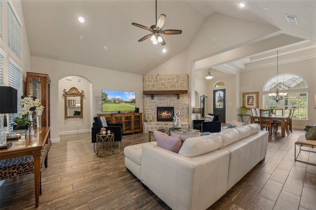 508 Ambergate Drive, Shady Shores, TX 76208