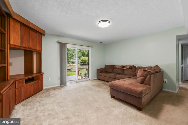 16008 FAIRWAY DR, Dumfries, VA 22025