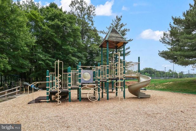 16008 FAIRWAY DR, Dumfries, VA 22025