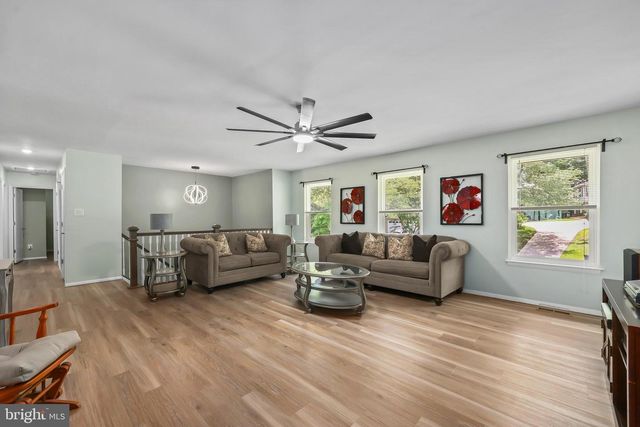 16008 FAIRWAY DR, Dumfries, VA 22025