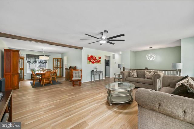 16008 FAIRWAY DR, Dumfries, VA 22025