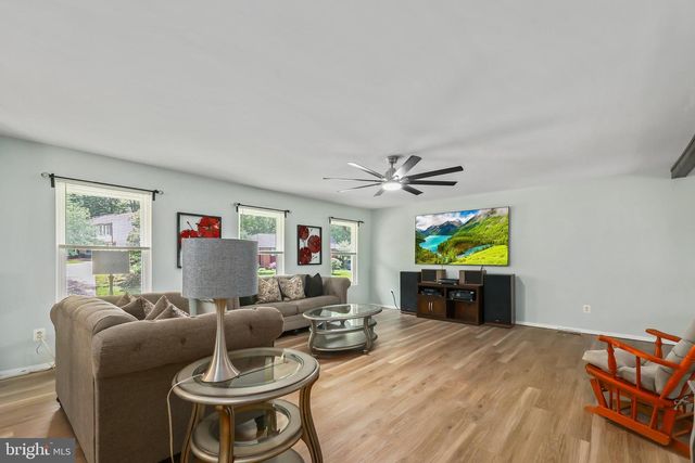 16008 FAIRWAY DR, Dumfries, VA 22025