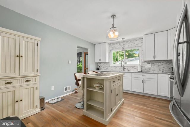 16008 FAIRWAY DR, Dumfries, VA 22025