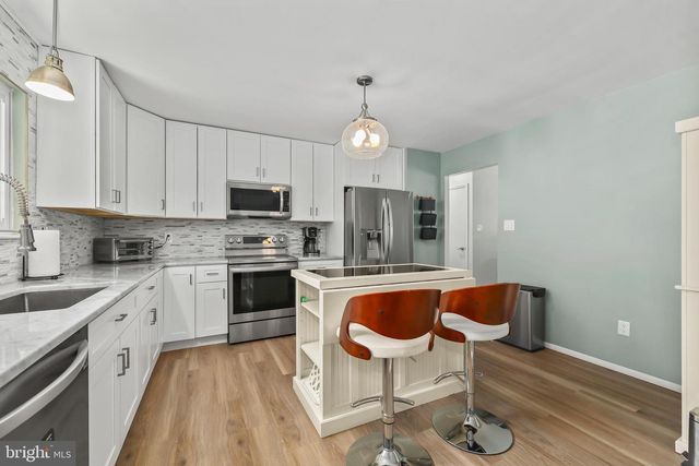 16008 FAIRWAY DR, Dumfries, VA 22025