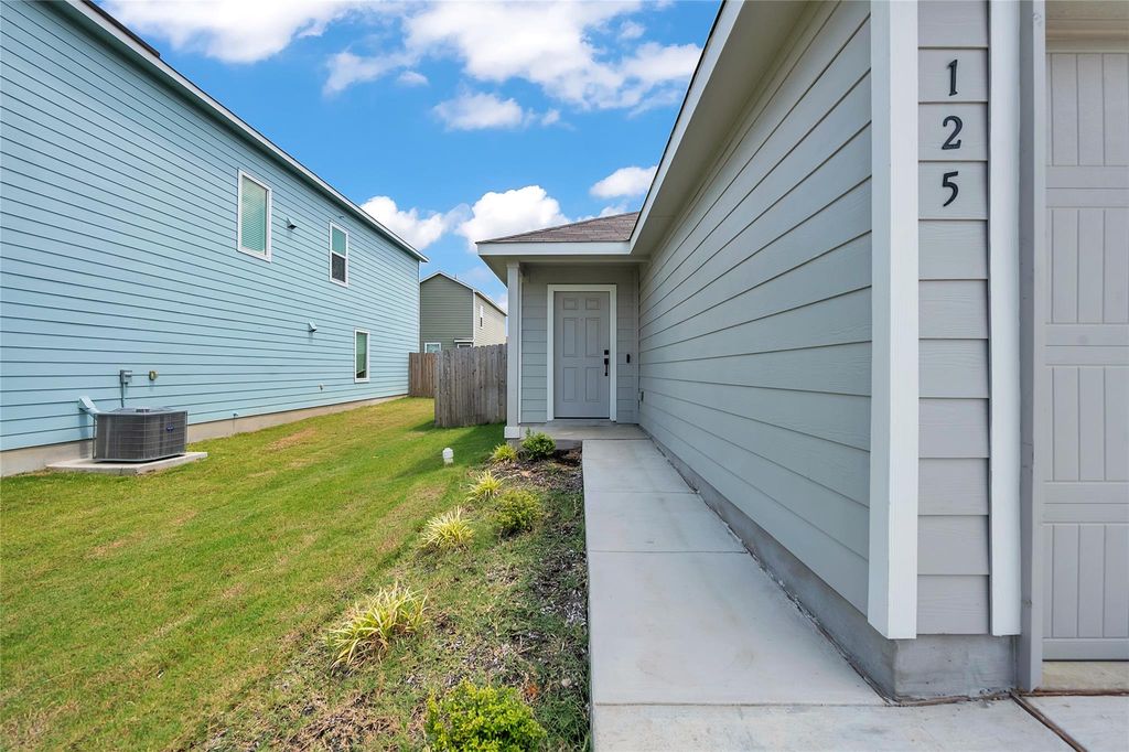 125 Hal Norton WAY, Jarrell, TX 76537