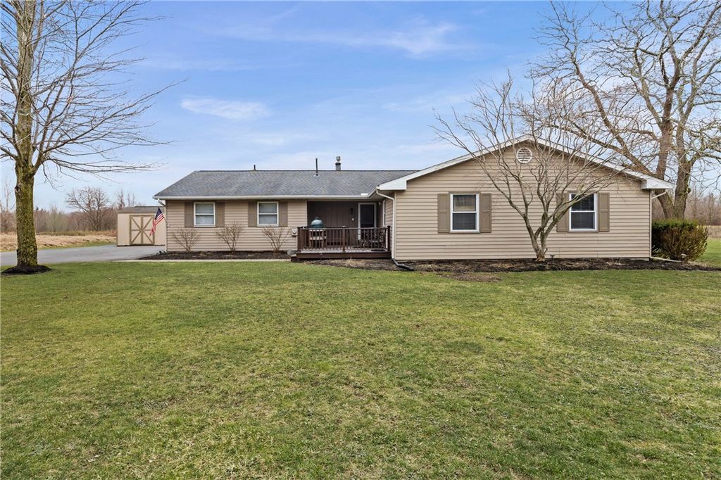 11046 W Scott Road, Ridgeway, NY 14103