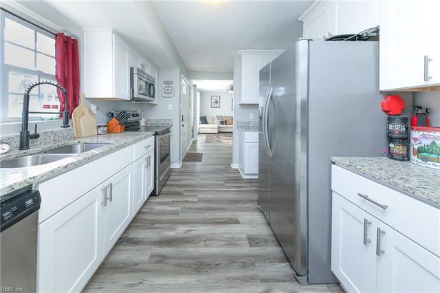 566 River Creek RD, Chesapeake, VA 23320