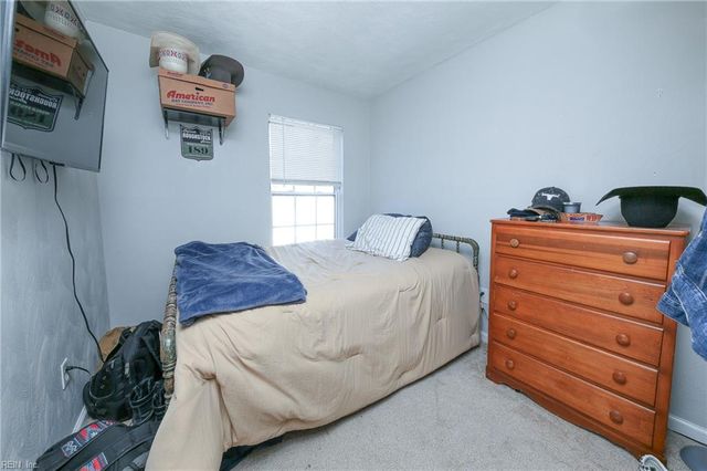 566 River Creek RD, Chesapeake, VA 23320