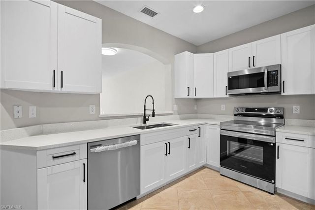 9648 Roundstone CIR, Fort Myers, FL 33967