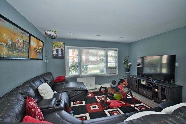 1111 E Algonquin Road 1, Arlington Heights, IL 60005