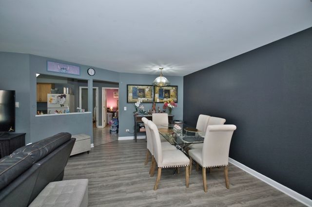 1111 E Algonquin Road 1, Arlington Heights, IL 60005